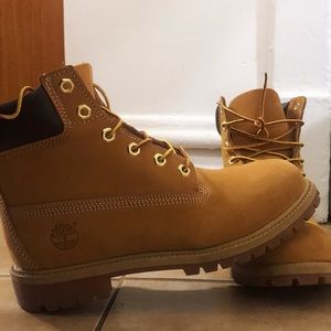 Junior 6-Inch Premium Waterproof Timberland’s